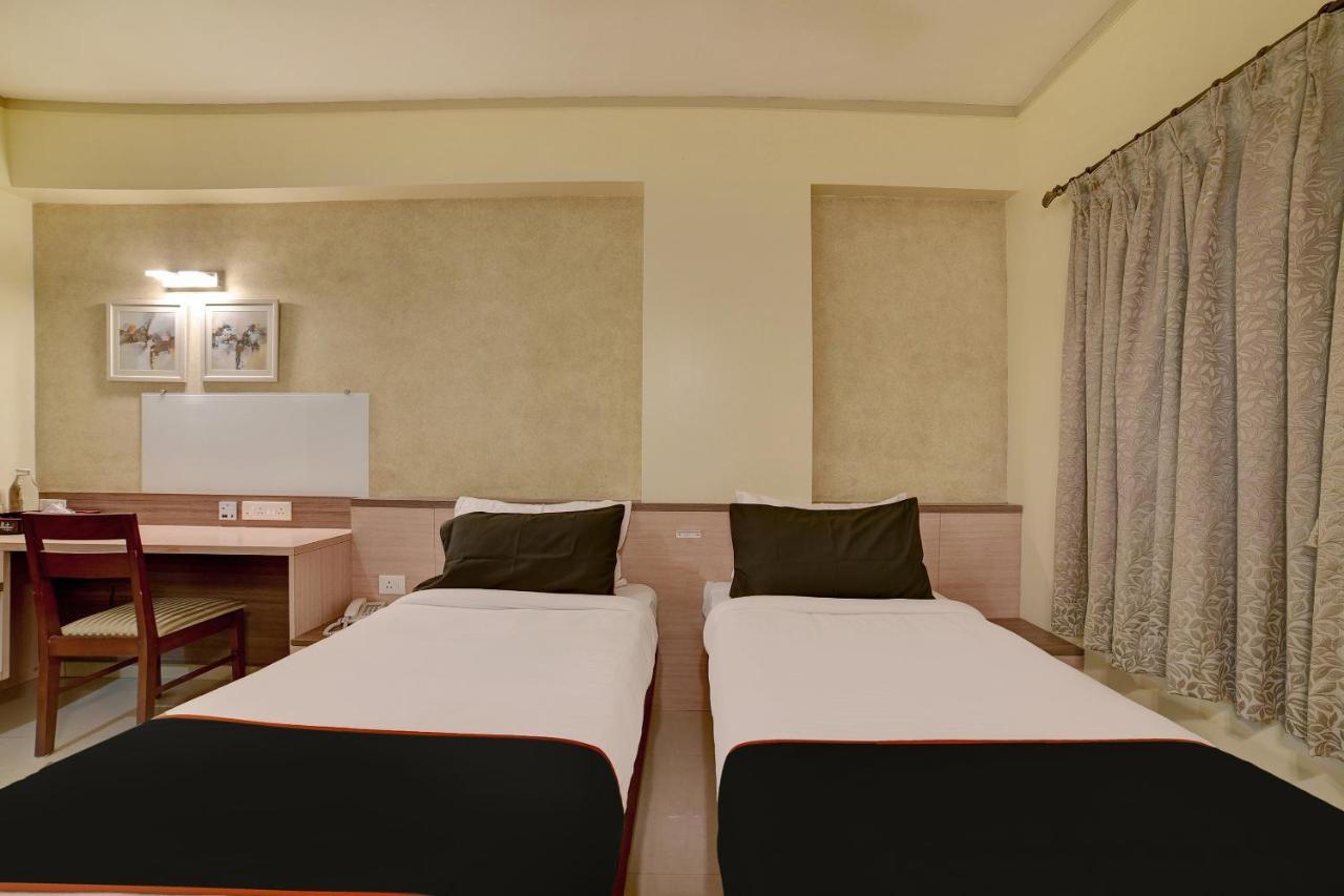 Collection O Kapil Residency Parage Chowk Near Lal Mahal 4*
