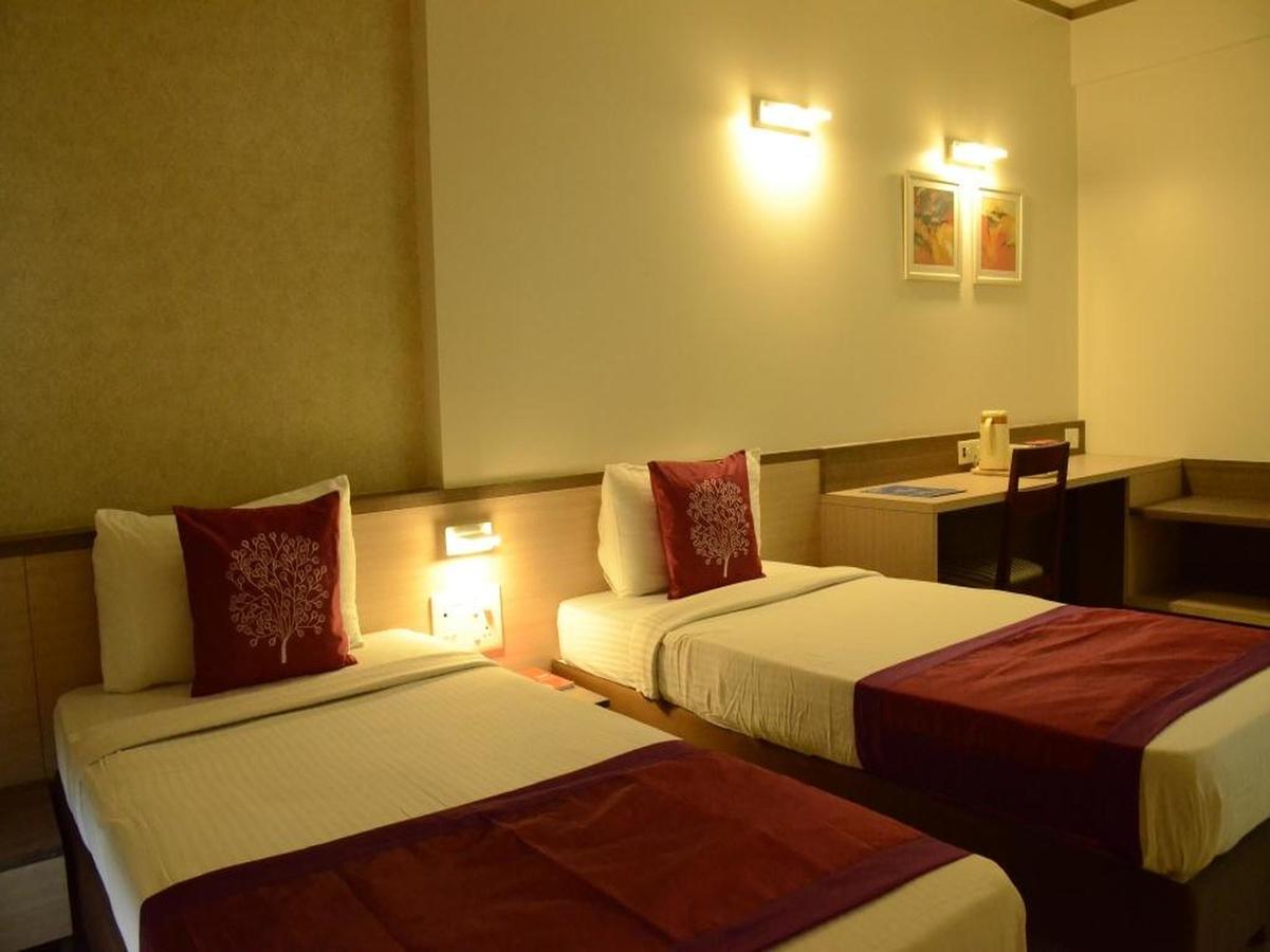 Collection O Kapil Residency Parage Chowk Near Lal Mahal 4*